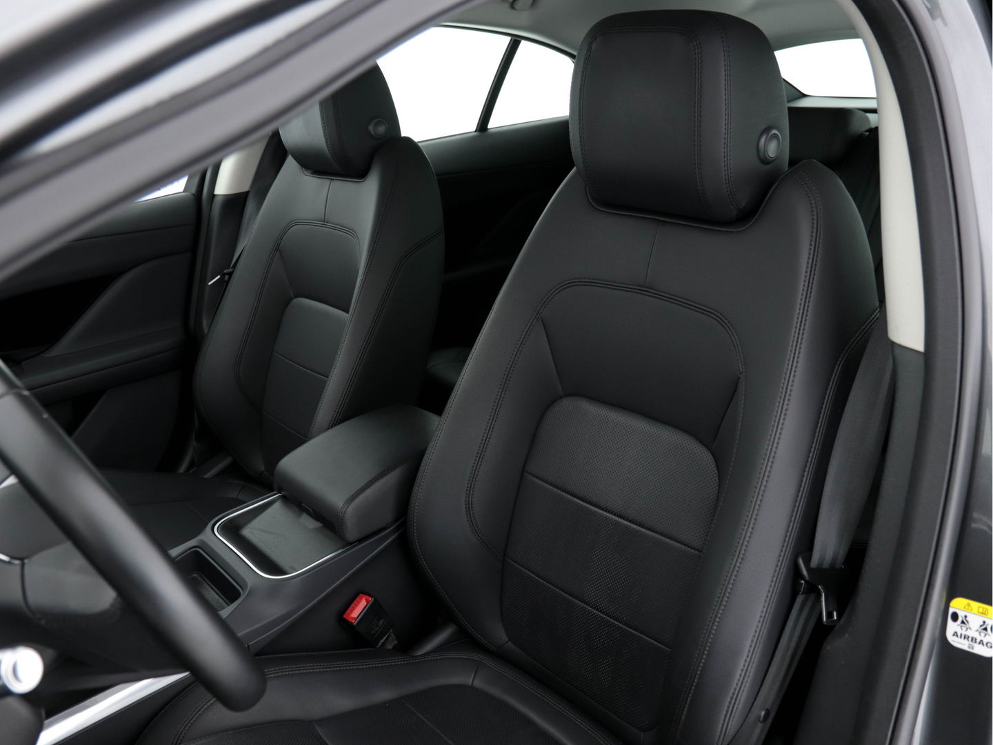 Jaguar I-PACE EV400 S 90 kWh AWD (INCL-BTW) *FULL-LED | LUXURY-LEATHER | NAVI-FULLMAP | CAMERA | KEYLESS | MERIDIAN-AUDIO | CRUISE | WIFI | CARPLAY | DIGI-COCKPIT | DAB | HEATED/COOLED-SPORT-SEATS | ECC | PDC | 18"ALU*