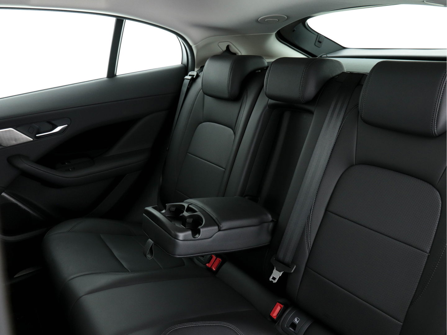 Jaguar I-PACE EV400 S 90 kWh AWD (INCL-BTW) *FULL-LED | LUXURY-LEATHER | NAVI-FULLMAP | CAMERA | KEYLESS | MERIDIAN-AUDIO | CRUISE | WIFI | CARPLAY | DIGI-COCKPIT | DAB | HEATED/COOLED-SPORT-SEATS | ECC | PDC | 18"ALU*