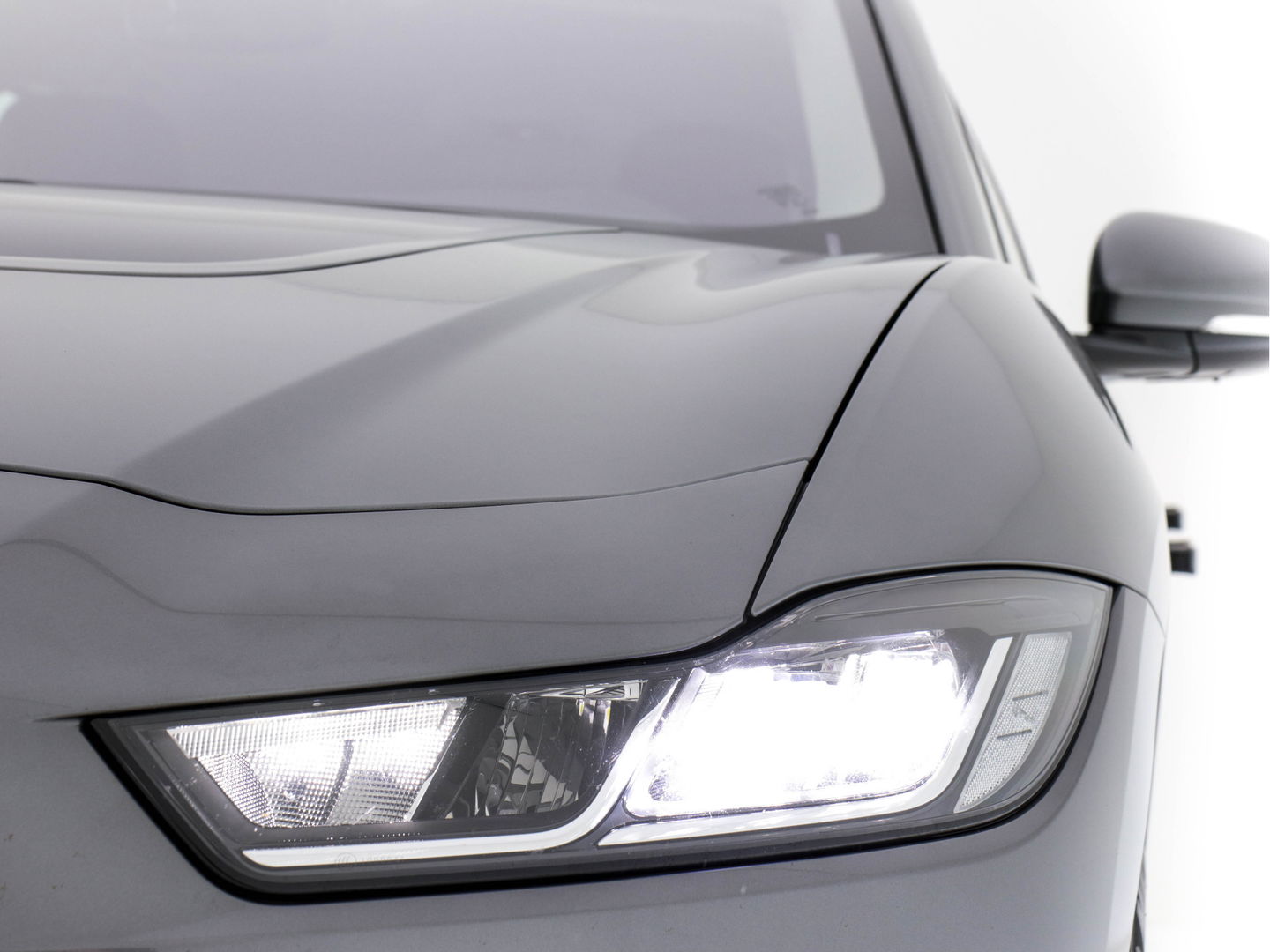 Jaguar I-PACE EV400 S 90 kWh AWD (INCL-BTW) *FULL-LED | LUXURY-LEATHER | NAVI-FULLMAP | CAMERA | KEYLESS | MERIDIAN-AUDIO | CRUISE | WIFI | CARPLAY | DIGI-COCKPIT | DAB | HEATED/COOLED-SPORT-SEATS | ECC | PDC | 18"ALU*
