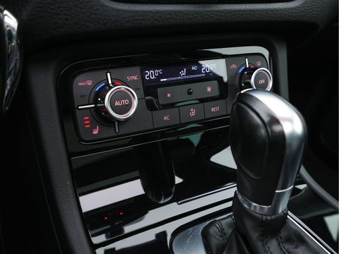Volkswagen Touareg 3.0 TDI R-line-Pack Chrome-Pack Aut. *PANO | FULL-LEATHER | NAVI-FULLMAP | XENON | DYNAUDIO | MEMORY-PACK | ECC | SHIFT-PADDLES | PDC | DAB | COMFORT-SEATS | 21"ALU*