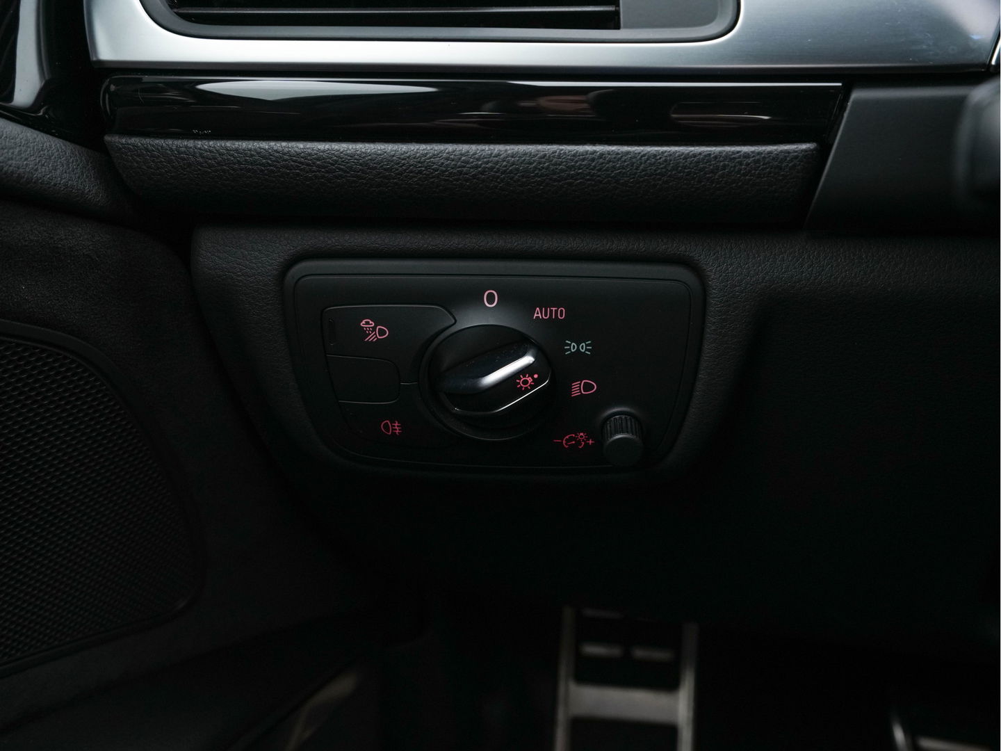 Audi A6 Avant 3.0 TDI Quattro Premium-Edition 3x-S-Line Sport-Pack-Plus Aut. *PANO | NAVI-FULLMAP | LEATHER-ALCANTARA | BI-XENON | BOSE-SURROUND-SOUND | DAB | CAMERA | ECC | PDC | CRUISE*