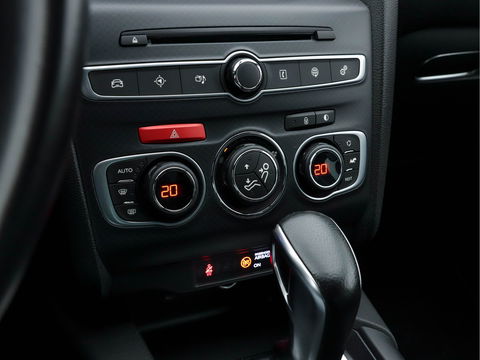 DS DS 4 Crossback 1.6 BlueHDi Business-Pack AUT. *NAVI-FULMAP | XENON | LEATHER-ALCANTARA | DAB | ECC | PDC | CRUISE | KEYLESS*