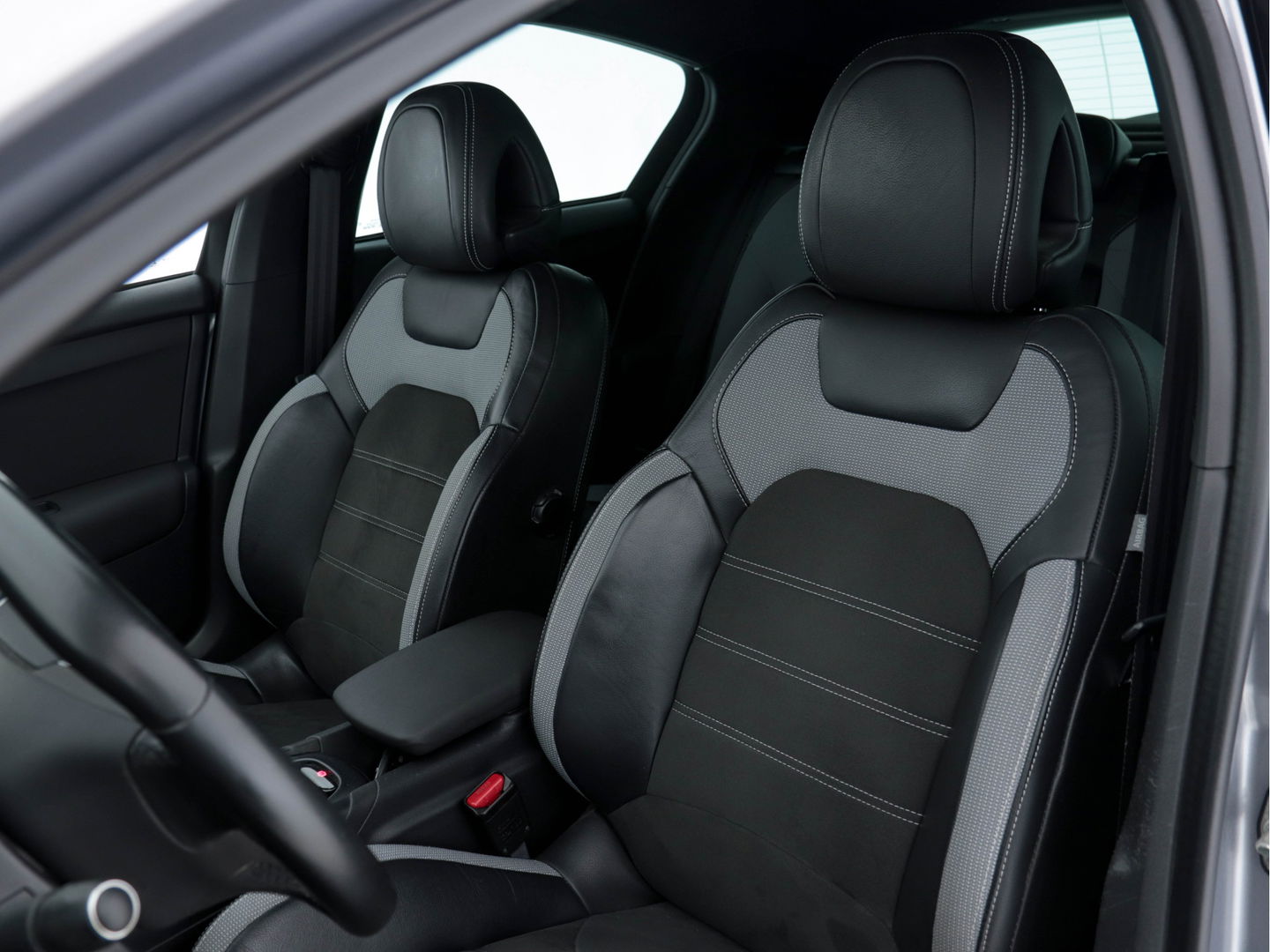 DS DS 4 Crossback 1.6 BlueHDi Business-Pack AUT. *NAVI-FULMAP | XENON | LEATHER-ALCANTARA | DAB | ECC | PDC | CRUISE | KEYLESS*