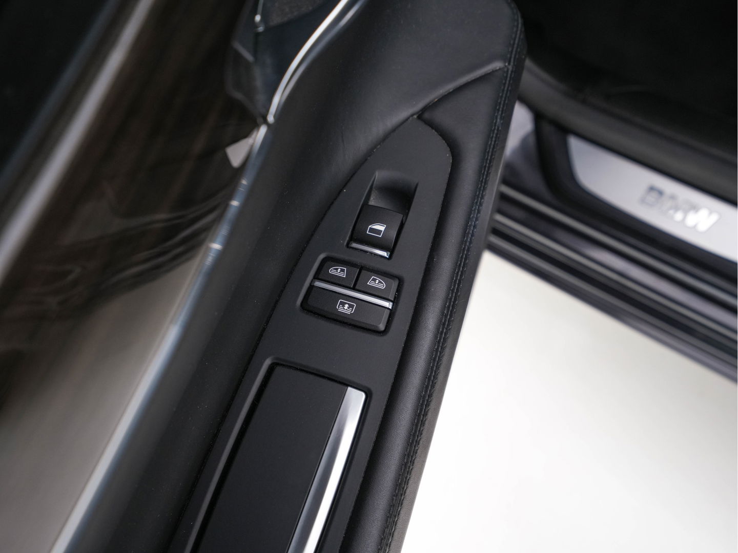 BMW 7 Serie 730d High Executive Aut. *PANO | ACC | BI-XENON | DAKOTA-FULL-LEATHER | CAMERA | MEMORY-PACK | NAVI-FULLMAP| ECC | PDC | COMFORT-SEATS | LANE-ASSIST | SOFT-CLOSE | AMBIENT-LIGHT | HUD*