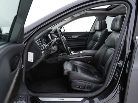 BMW 7 Serie 730d High Executive Aut. *PANO | ACC | BI-XENON | DAKOTA-FULL-LEATHER | CAMERA | MEMORY-PACK | NAVI-FULLMAP| ECC | PDC | COMFORT-SEATS | LANE-ASSIST | SOFT-CLOSE | AMBIENT-LIGHT | HUD*