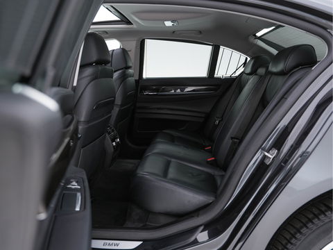 BMW 7 Serie 730d High Executive Aut. *PANO | ACC | BI-XENON | DAKOTA-FULL-LEATHER | CAMERA | MEMORY-PACK | NAVI-FULLMAP| ECC | PDC | COMFORT-SEATS | LANE-ASSIST | SOFT-CLOSE | AMBIENT-LIGHT | HUD*