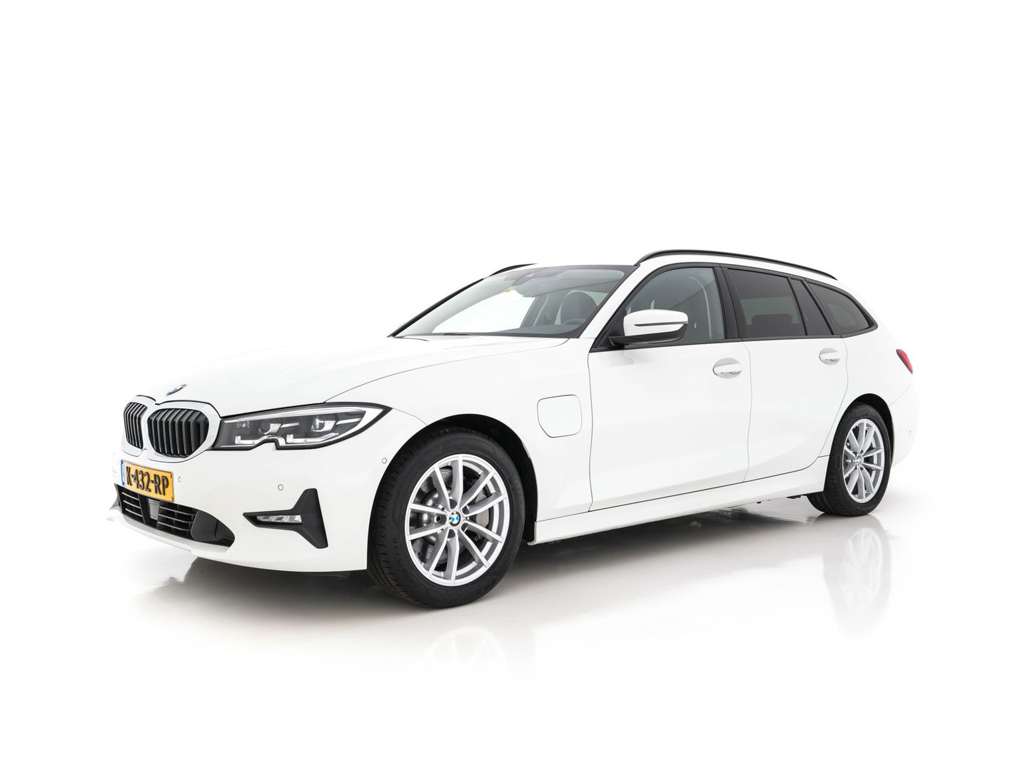 BMW 3 Serie Touring 330e (INCL-BTW) *VERNASCA-FULL-LEATHER | NAVI-FULLMAP |  DIGI-COCKPIT | FULL-LED | DAB | ECC | PDC | ADAPTIVE-CRUISE | SPORT-SEATS | 17"ALU*