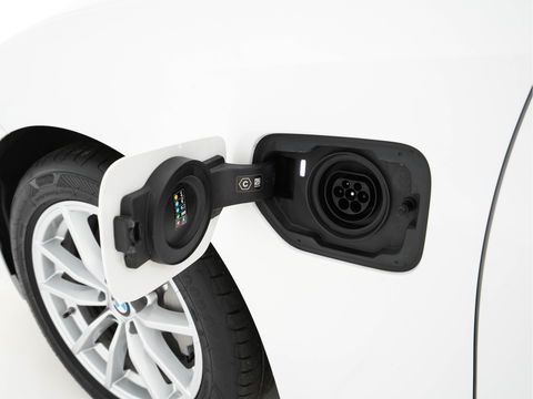 BMW 3 Serie Touring 330e (INCL-BTW) *VERNASCA-FULL-LEATHER | NAVI-FULLMAP |  DIGI-COCKPIT | FULL-LED | DAB | ECC | PDC | ADAPTIVE-CRUISE | SPORT-SEATS | 17"ALU*