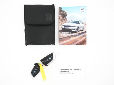 BMW 3 Serie Touring 330e (INCL-BTW) *VERNASCA-FULL-LEATHER | NAVI-FULLMAP |  DIGI-COCKPIT | FULL-LED | DAB | ECC | PDC | ADAPTIVE-CRUISE | SPORT-SEATS | 17"ALU*