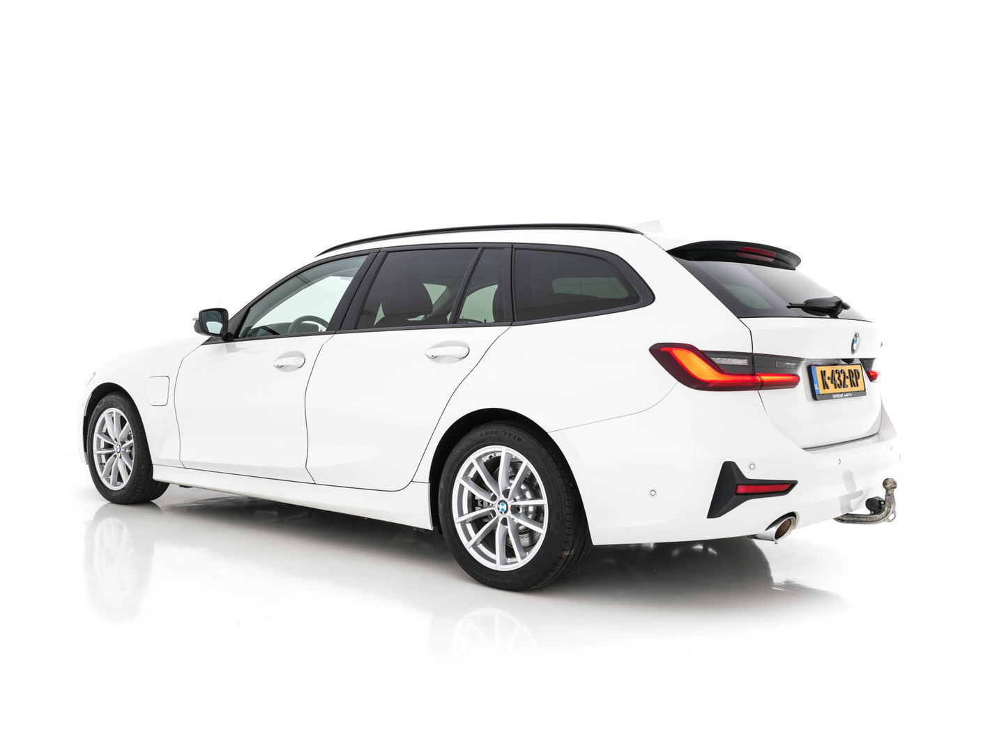 BMW 3 Serie Touring 330e (INCL-BTW) *VERNASCA-FULL-LEATHER | NAVI-FULLMAP |  DIGI-COCKPIT | FULL-LED | DAB | ECC | PDC | ADAPTIVE-CRUISE | SPORT-SEATS | 17"ALU*