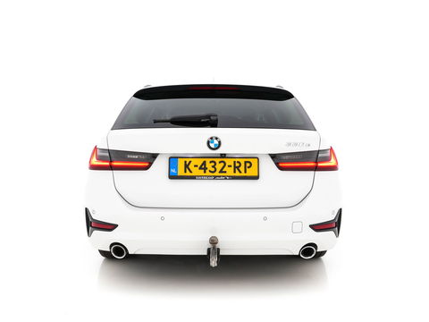BMW 3 Serie Touring 330e (INCL-BTW) *VERNASCA-FULL-LEATHER | NAVI-FULLMAP |  DIGI-COCKPIT | FULL-LED | DAB | ECC | PDC | ADAPTIVE-CRUISE | SPORT-SEATS | 17"ALU*