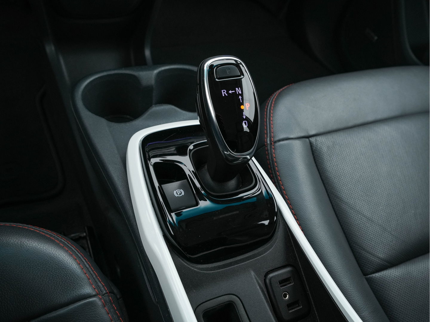 Opel Ampera-E Business Executive 60 kWh (INCL-BTW) *FULL-LEATHER | BOSE-AUDIO | FULL-LED | CCS-FASTLOADER | DAB | NAVI-FULLMAP | APP-CONNECT | CRUISE | LANE-ASSIST | DIGI-COCKPIT | COMFORT-SEATS | AMBIENT-LIGHT |  17"ALU*