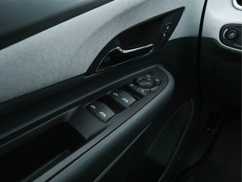 Opel Ampera-E Business Executive 60 kWh (INCL-BTW) *FULL-LEATHER | BOSE-AUDIO | FULL-LED | CCS-FASTLOADER | DAB | NAVI-FULLMAP | APP-CONNECT | CRUISE | LANE-ASSIST | DIGI-COCKPIT | COMFORT-SEATS | AMBIENT-LIGHT |  17"ALU*
