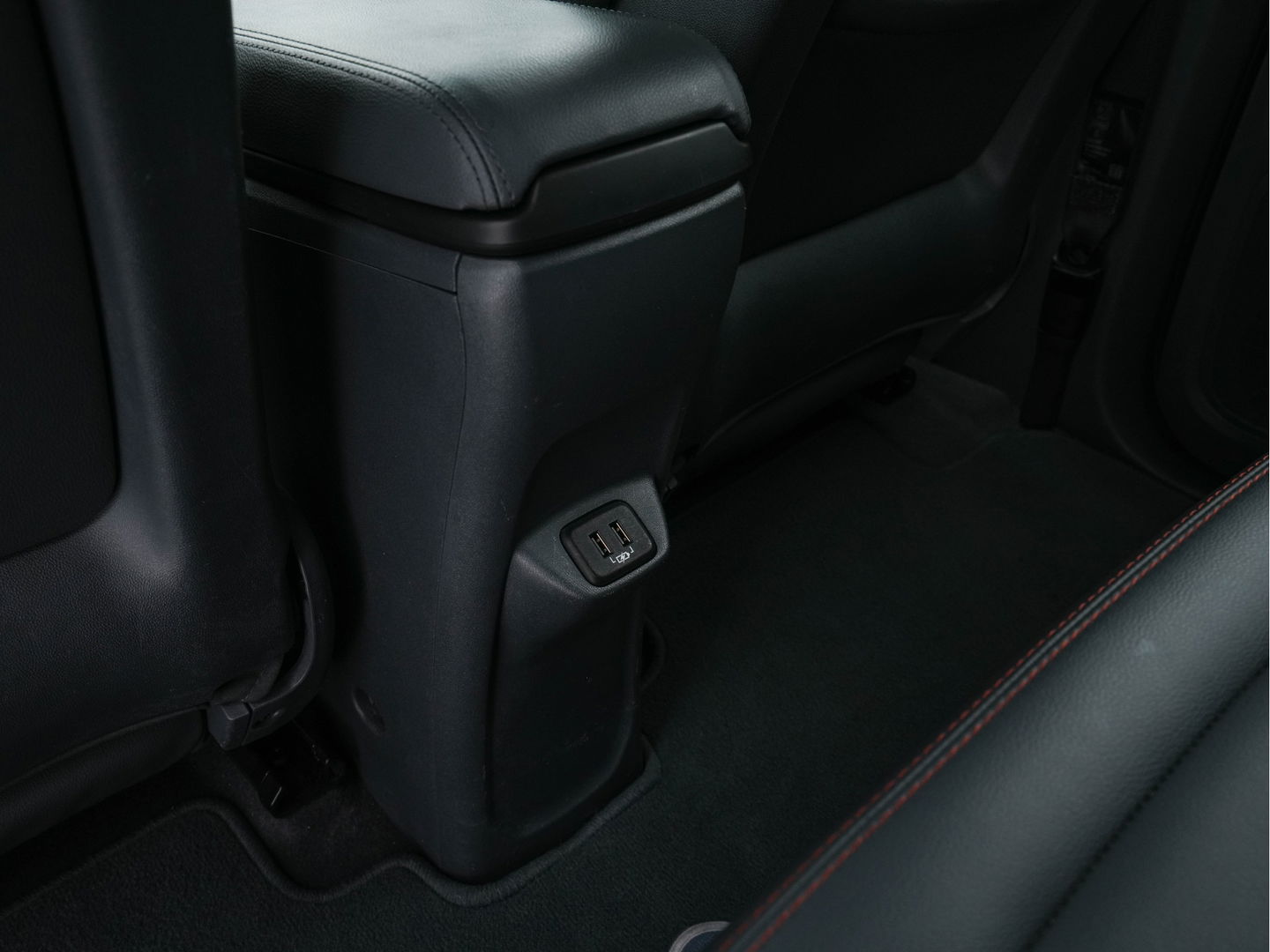 Opel Ampera-E Business Executive 60 kWh (INCL-BTW) *FULL-LEATHER | BOSE-AUDIO | FULL-LED | CCS-FASTLOADER | DAB | NAVI-FULLMAP | APP-CONNECT | CRUISE | LANE-ASSIST | DIGI-COCKPIT | COMFORT-SEATS | AMBIENT-LIGHT |  17"ALU*