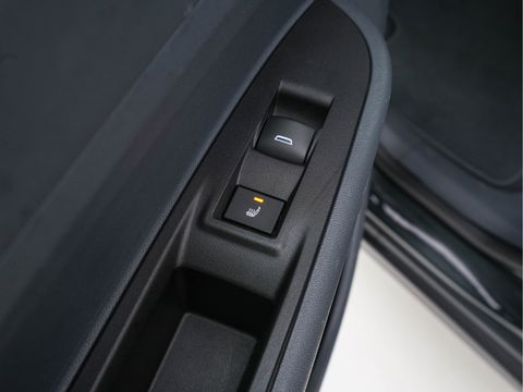 Opel Ampera-E Business Executive 60 kWh (INCL-BTW) *FULL-LEATHER | BOSE-AUDIO | FULL-LED | CCS-FASTLOADER | DAB | NAVI-FULLMAP | APP-CONNECT | CRUISE | LANE-ASSIST | DIGI-COCKPIT | COMFORT-SEATS | AMBIENT-LIGHT |  17"ALU*