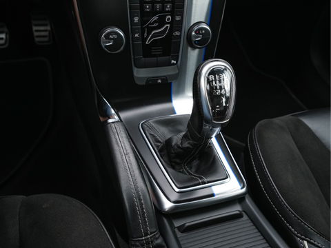 Volvo V40 1.6 T3 R-Design Business-Pack-Pro *NAVI-FULLMAP | LEATHER -MICROFIBRE | ECC | PDC | CRUISE | SPORT-SEATS | 17''ALU*