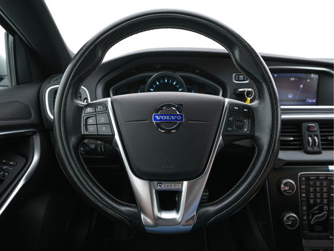 Volvo V40 1.6 T3 R-Design Business-Pack-Pro *NAVI-FULLMAP | LEATHER -MICROFIBRE | ECC | PDC | CRUISE | SPORT-SEATS | 17''ALU*