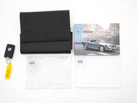 Volvo V40 1.6 T3 R-Design Business-Pack-Pro *NAVI-FULLMAP | LEATHER -MICROFIBRE | ECC | PDC | CRUISE | SPORT-SEATS | 17''ALU*