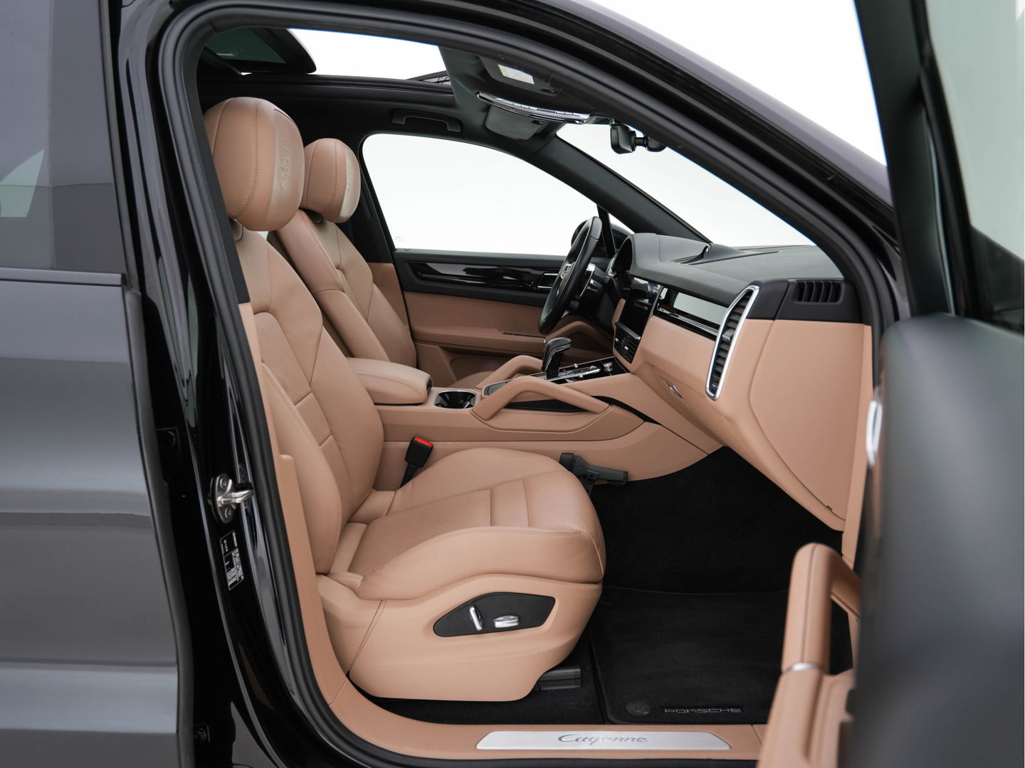 Porsche Cayenne 3.0 E-Hybrid Sport-Chrono-Pack (INCL-BTW) *PANO | NAPPA-LEATHER | FULL-LED | BOSE-SURROUND | MEMORY-PACK | AIR-SUPENSION | NAVI-FULLMAP | CAMERA | DAB+ | SPORT-SEATS | 22''ALU*