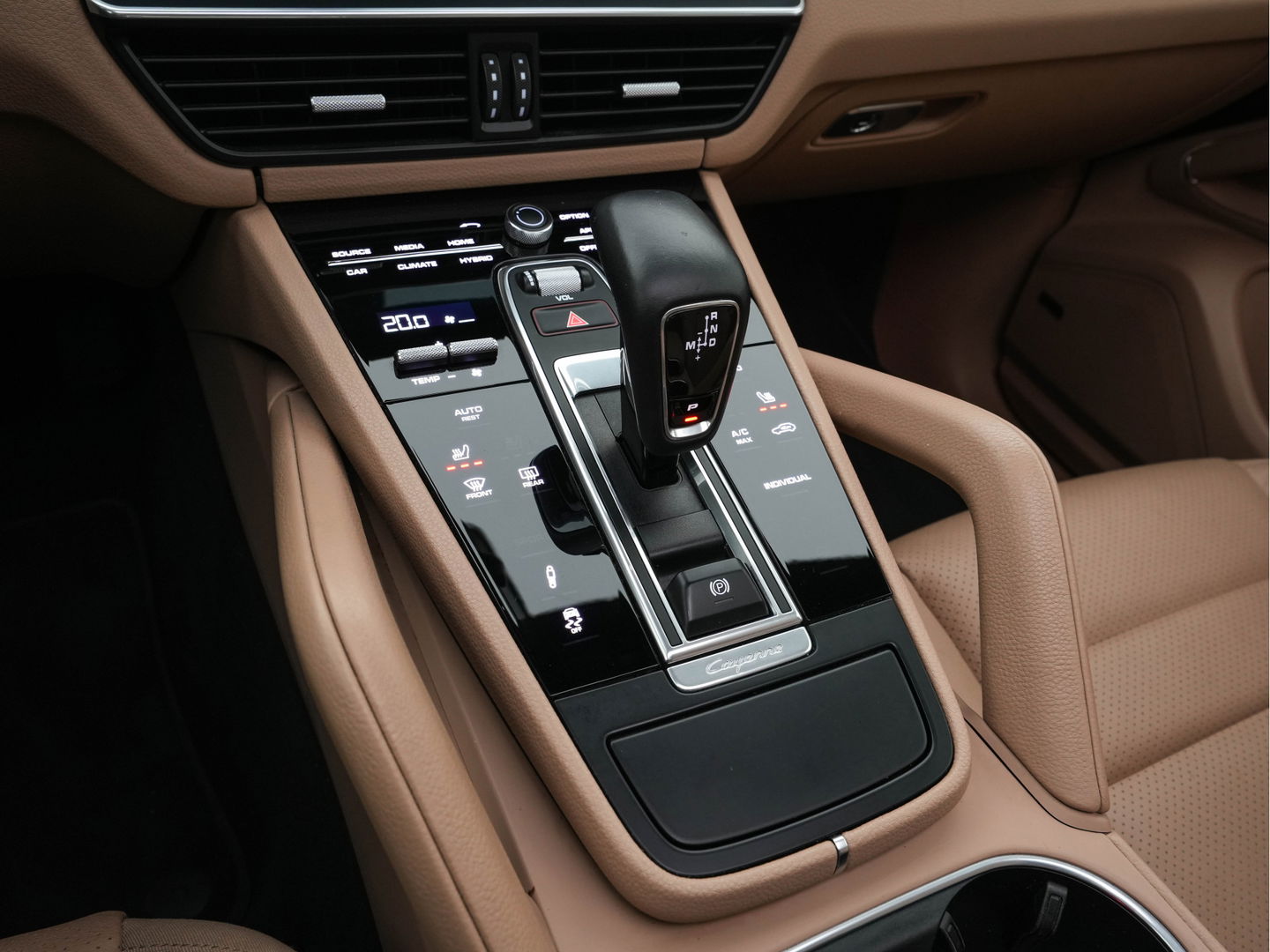 Porsche Cayenne 3.0 E-Hybrid Sport-Chrono-Pack (INCL-BTW) *PANO | NAPPA-LEATHER | FULL-LED | BOSE-SURROUND | MEMORY-PACK | AIR-SUPENSION | NAVI-FULLMAP | CAMERA | DAB+ | SPORT-SEATS | 22''ALU*