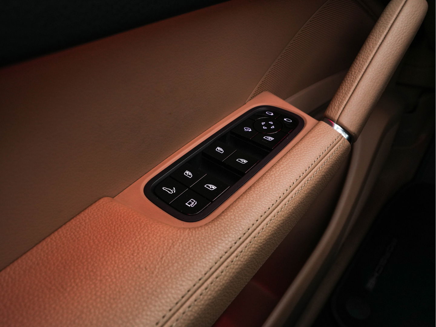 Porsche Cayenne 3.0 E-Hybrid Sport-Chrono-Pack (INCL-BTW) *PANO | NAPPA-LEATHER | FULL-LED | BOSE-SURROUND | MEMORY-PACK | AIR-SUPENSION | NAVI-FULLMAP | CAMERA | DAB+ | SPORT-SEATS | 22''ALU*