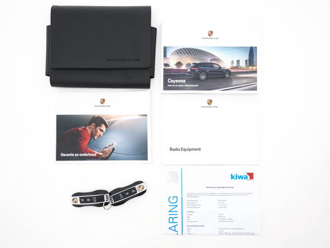 Porsche Cayenne 3.0 E-Hybrid Sport-Chrono-Pack (INCL-BTW) *PANO | NAPPA-LEATHER | FULL-LED | BOSE-SURROUND | MEMORY-PACK | AIR-SUPENSION | NAVI-FULLMAP | CAMERA | DAB+ | SPORT-SEATS | 22''ALU*