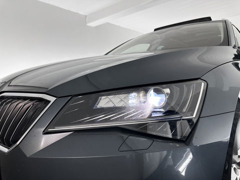 Škoda Superb Combi 1.6 TDI Clever Edition *GEARBOX-BROKEN* Aut. *PANO | FULL-LEATHER | BI-XENON | CAMERA | MEMORY-PACK | KEYLESS | DAB+ | NAVI-FULLMAP | ECC | PDC | CRUISE | TOWBAR | SPORT-SEATS | 17''ALU*