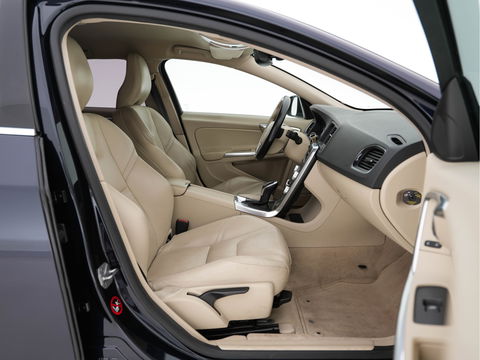 Volvo V60 2.4 D6 Twin Engine Summum Aut. *NAPPA-LEATHER | NAVI-FULLMAP | BI-XENON | MEMORY-PACK | CRUISE | SPORT-SEATS | 18''ALU*