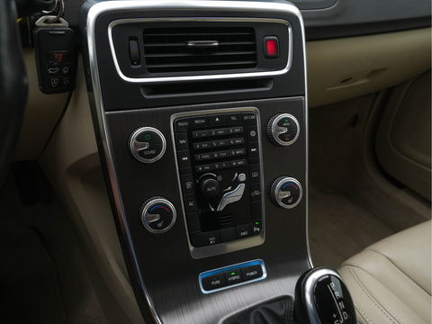 Volvo V60 2.4 D6 Twin Engine Summum Aut. *NAPPA-LEATHER | NAVI-FULLMAP | BI-XENON | MEMORY-PACK | CRUISE | SPORT-SEATS | 18''ALU*