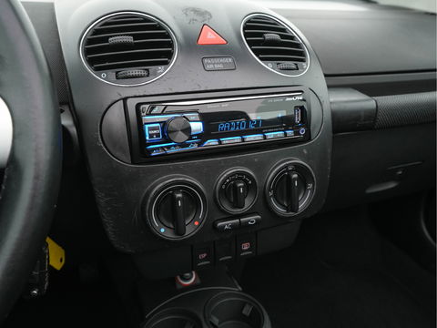 Volkswagen New Beetle Cabriolet 1.6 Highline *AIRCO | CRUISE | PDC | AIRSCARF | COMFORT-SEATS | RADIO-CD | 17''ALU *
