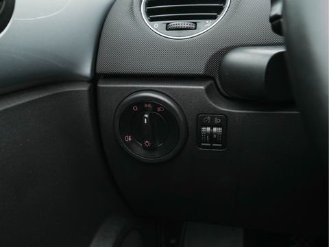 Volkswagen New Beetle Cabriolet 1.6 Highline *AIRCO | CRUISE | PDC | AIRSCARF | COMFORT-SEATS | RADIO-CD | 17''ALU *