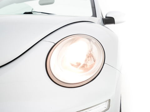 Volkswagen New Beetle Cabriolet 1.6 Highline *AIRCO | CRUISE | PDC | AIRSCARF | COMFORT-SEATS | RADIO-CD | 17''ALU *