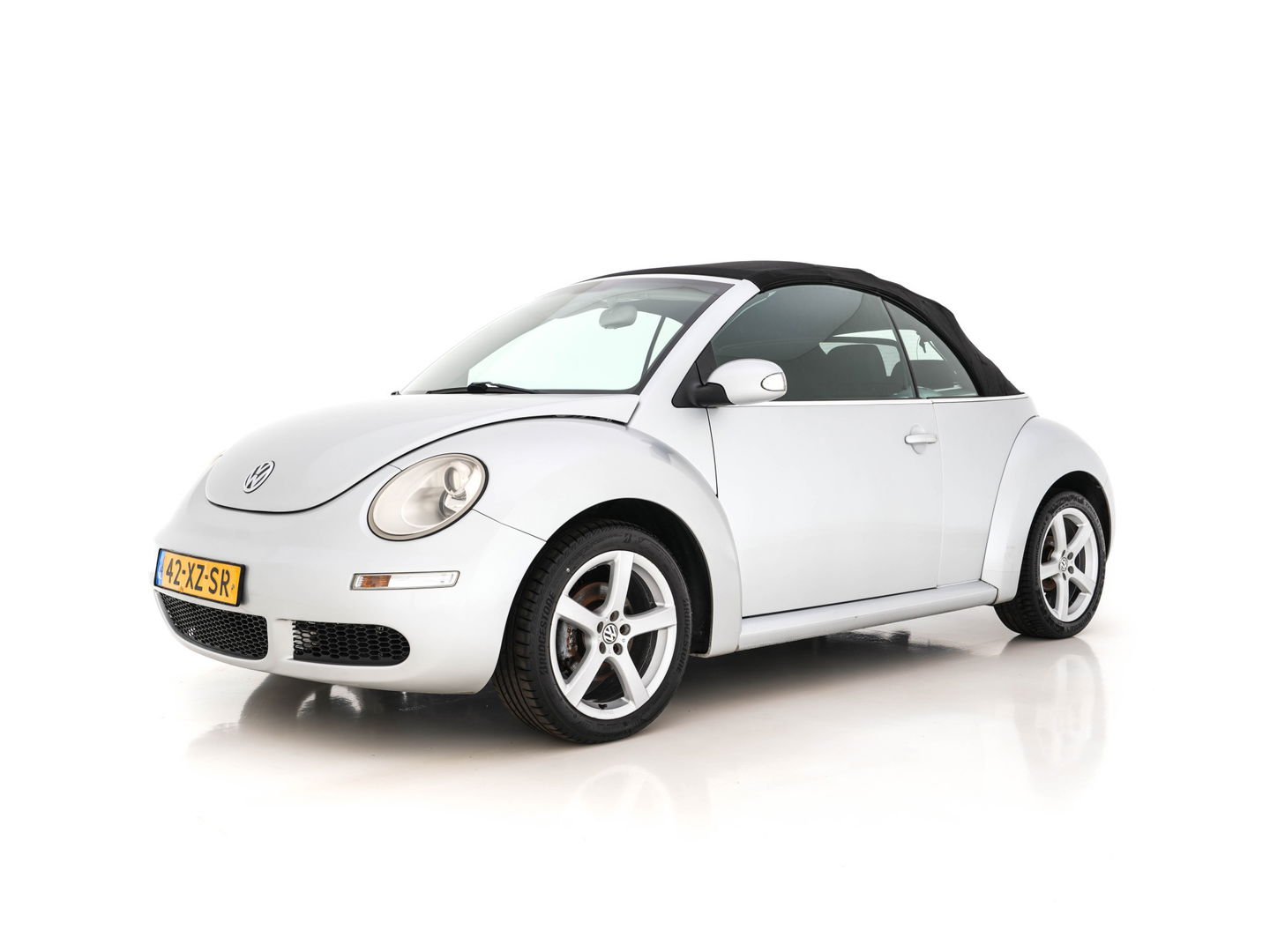 Volkswagen New Beetle Cabriolet 1.6 Highline *AIRCO | CRUISE | PDC | AIRSCARF | COMFORT-SEATS | RADIO-CD | 17''ALU *