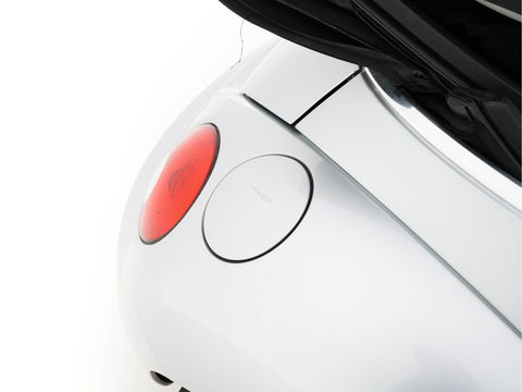 Volkswagen New Beetle Cabriolet 1.6 Highline *AIRCO | CRUISE | PDC | AIRSCARF | COMFORT-SEATS | RADIO-CD | 17''ALU *
