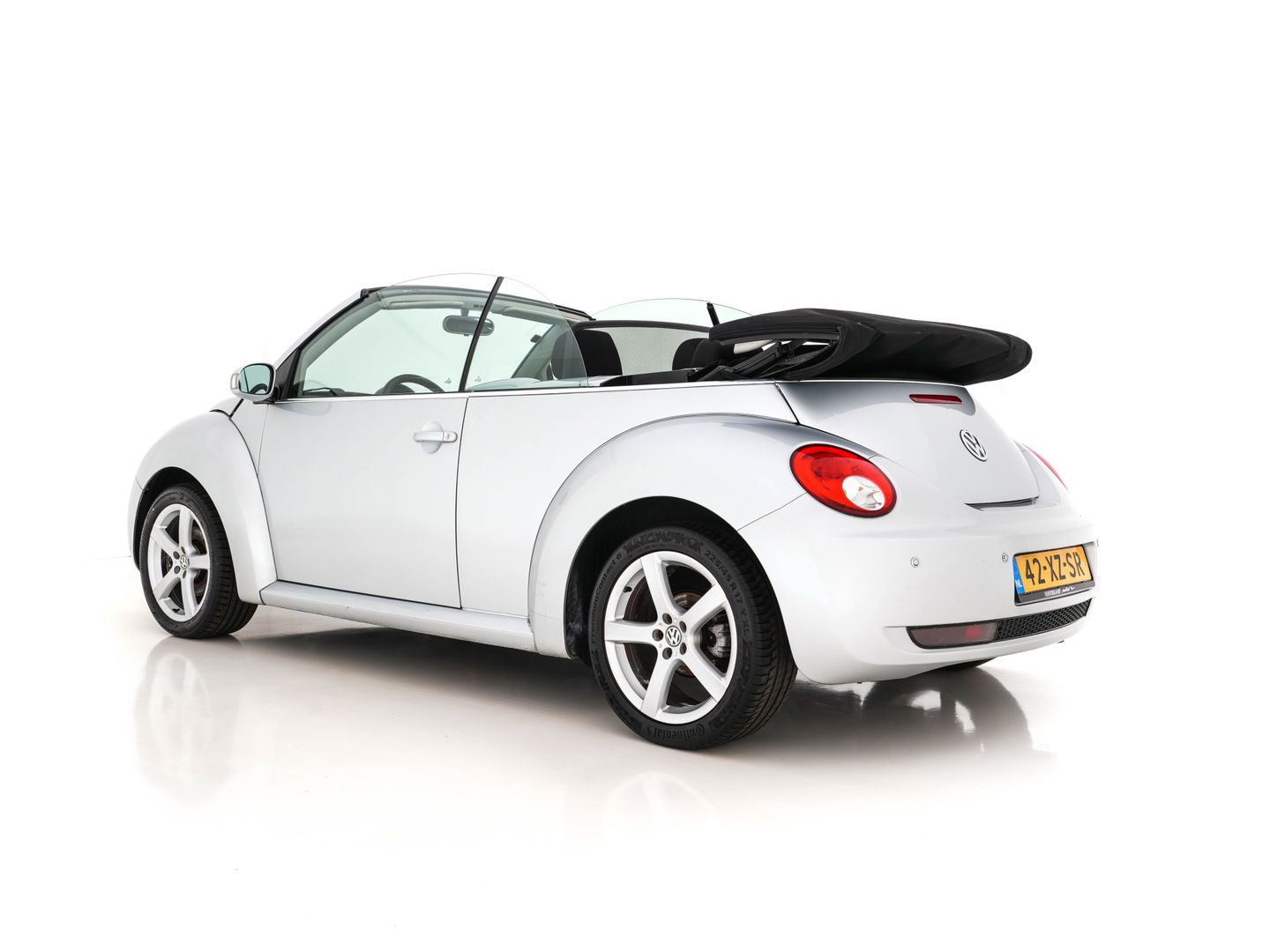 Volkswagen New Beetle Cabriolet 1.6 Highline *AIRCO | CRUISE | PDC | AIRSCARF | COMFORT-SEATS | RADIO-CD | 17''ALU *