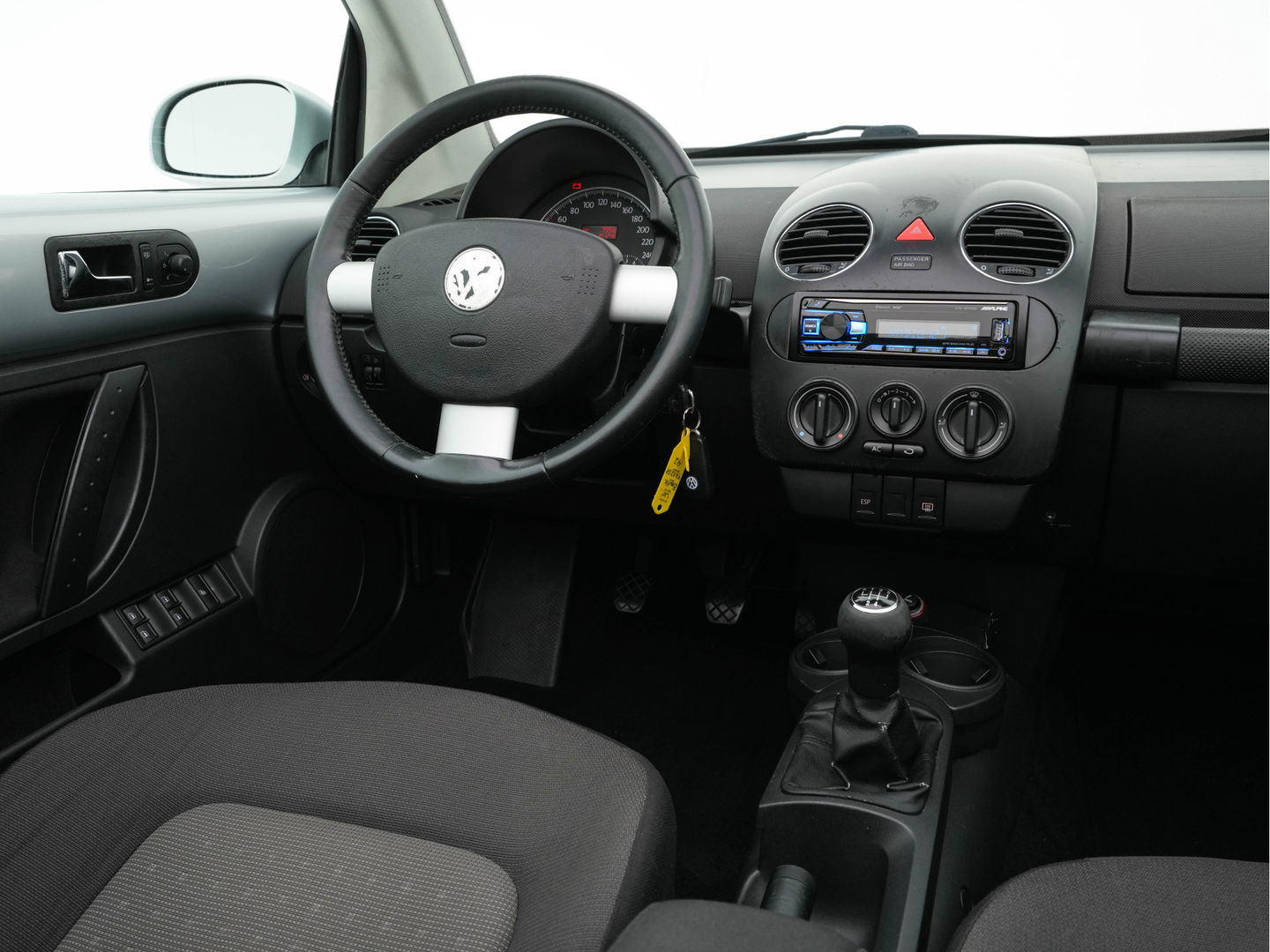 Volkswagen New Beetle Cabriolet 1.6 Highline *AIRCO | CRUISE | PDC | AIRSCARF | COMFORT-SEATS | RADIO-CD | 17''ALU *