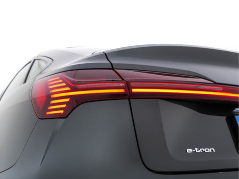 Audi e-tron Sportback 55 Quattro Business-Edition-Plus 95 kWh [ 3-Fase ] Aut. *PANO | ADAPT.CRUISE | DIGI-COCKPIT | MILANO-LUXURY-LEATHER | FULL-LED | MEMORY-PACK | KEYLESS | NAVI-FULLMAP | AUDI-SOUND | COMFORT-SEATS | 20''ALU*