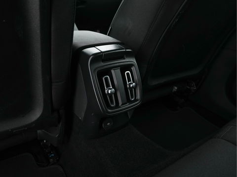 Polestar 2 Long Range Single Motor 78 kWh [ 3-Fase ] (INCL-BTW) *NAVI-FULLMAP | FULL-LED | KEYLESS | CAMERA | LANE-ASSIST | DIGI-COCKPIT | DAB+ | COMFORT-SEATS | ECC | PDC | 20''ALU*