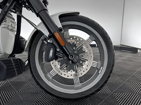 BMW R 18 Classic Option-719 *REVERSE GEAR | CRUISE | LEATHER | LED-LIGHTS | ABS | ESP | AIRSCARF | SIDE-CASES | HANDLE-HEATING*