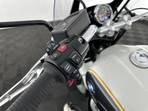 BMW R 18 Classic Option-719 *REVERSE GEAR | CRUISE | LEATHER | LED-LIGHTS | ABS | ESP | AIRSCARF | SIDE-CASES | HANDLE-HEATING*