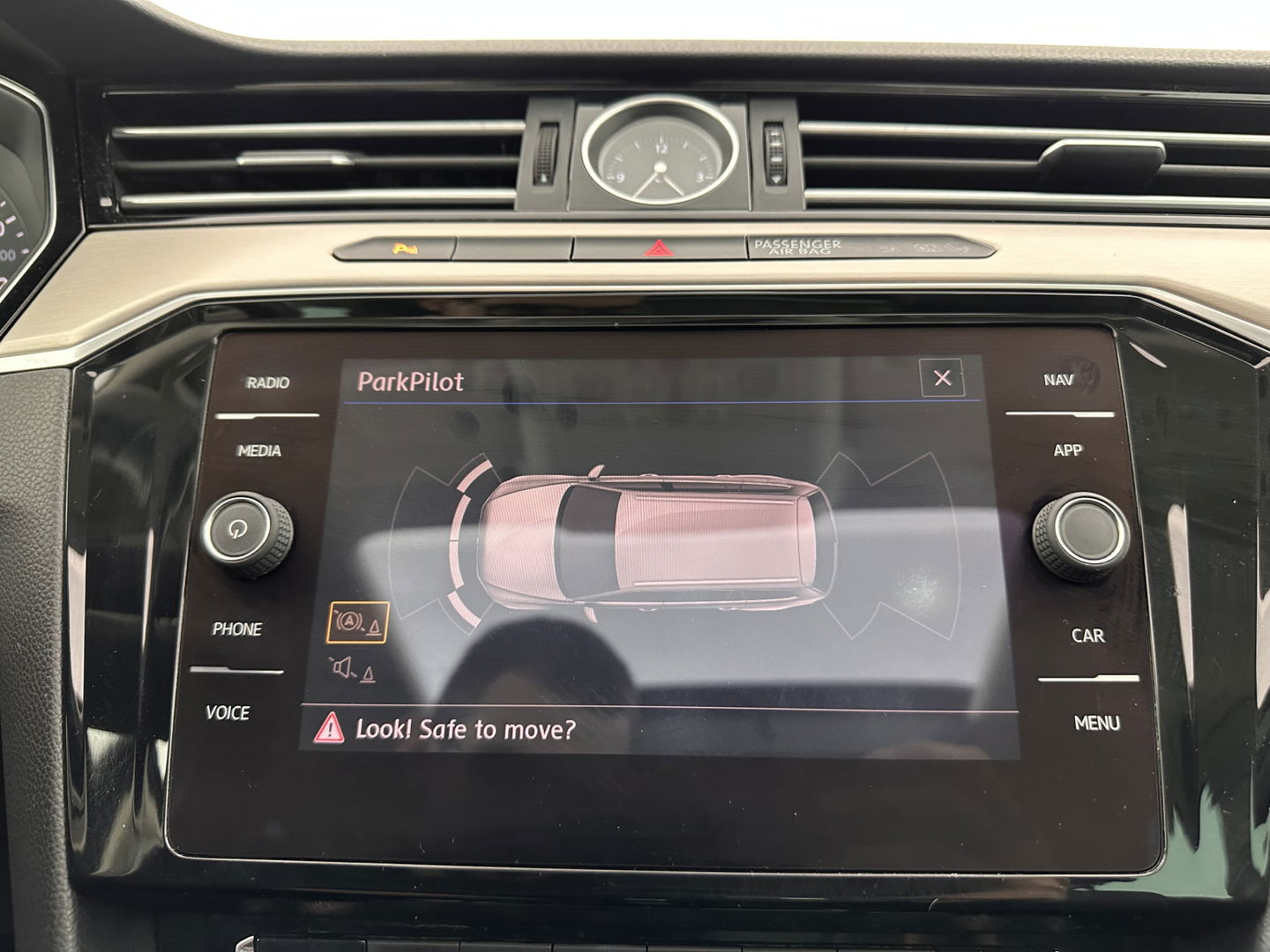 Volkswagen Passat Variant 2.0 BiTDI 4Motion Highline Executive-Pack Aut. *PANO | ADAPTIVE-CRUISE | DIGI-COCKPIT | NAVI-FULLMAP | LEATHER-ALCANTARA | FULL-LED | ERGONOMIC-COMFORT-SEATS | KEYLESS | ECC | PARKPILOT | TOWBAR | 17''ALU*