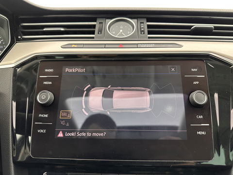 Volkswagen Passat Variant 2.0 BiTDI 4Motion Highline Executive-Pack Aut. *PANO | ADAPTIVE-CRUISE | DIGI-COCKPIT | NAVI-FULLMAP | LEATHER-ALCANTARA | FULL-LED | ERGONOMIC-COMFORT-SEATS | KEYLESS | ECC | PARKPILOT | TOWBAR | 17''ALU*