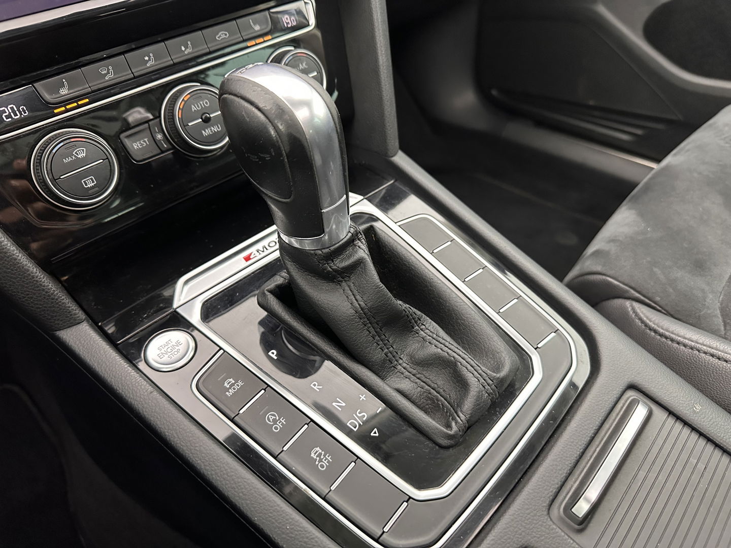 Volkswagen Passat Variant 2.0 BiTDI 4Motion Highline Executive-Pack Aut. *PANO | ADAPTIVE-CRUISE | DIGI-COCKPIT | NAVI-FULLMAP | LEATHER-ALCANTARA | FULL-LED | ERGONOMIC-COMFORT-SEATS | KEYLESS | ECC | PARKPILOT | TOWBAR | 17''ALU*