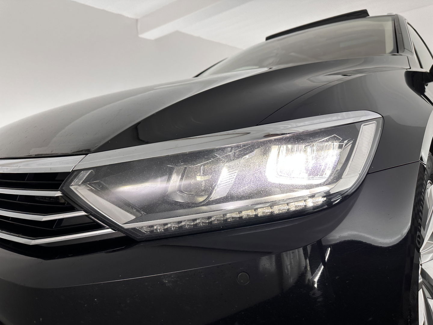 Volkswagen Passat Variant 2.0 BiTDI 4Motion Highline Executive-Pack Aut. *PANO | ADAPTIVE-CRUISE | DIGI-COCKPIT | NAVI-FULLMAP | LEATHER-ALCANTARA | FULL-LED | ERGONOMIC-COMFORT-SEATS | KEYLESS | ECC | PARKPILOT | TOWBAR | 17''ALU*