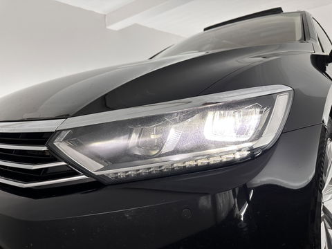 Volkswagen Passat Variant 2.0 BiTDI 4Motion Highline Executive-Pack Aut. *PANO | ADAPTIVE-CRUISE | DIGI-COCKPIT | NAVI-FULLMAP | LEATHER-ALCANTARA | FULL-LED | ERGONOMIC-COMFORT-SEATS | KEYLESS | ECC | PARKPILOT | TOWBAR | 17''ALU*