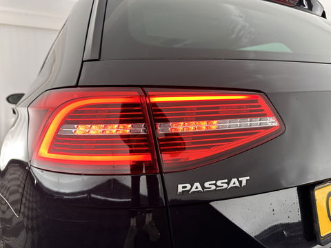 Volkswagen Passat Variant 2.0 BiTDI 4Motion Highline Executive-Pack Aut. *PANO | ADAPTIVE-CRUISE | DIGI-COCKPIT | NAVI-FULLMAP | LEATHER-ALCANTARA | FULL-LED | ERGONOMIC-COMFORT-SEATS | KEYLESS | ECC | PARKPILOT | TOWBAR | 17''ALU*
