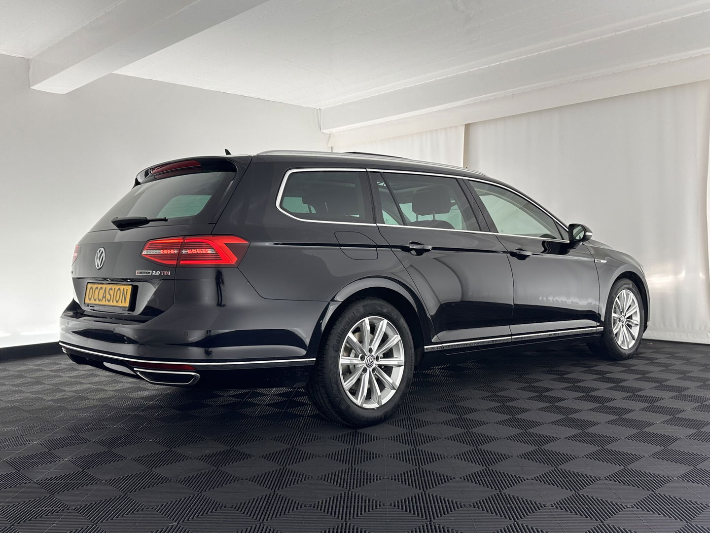 Volkswagen Passat Variant 2.0 BiTDI 4Motion Highline Executive-Pack Aut. *PANO | ADAPTIVE-CRUISE | DIGI-COCKPIT | NAVI-FULLMAP | LEATHER-ALCANTARA | FULL-LED | ERGONOMIC-COMFORT-SEATS | KEYLESS | ECC | PARKPILOT | TOWBAR | 17''ALU*