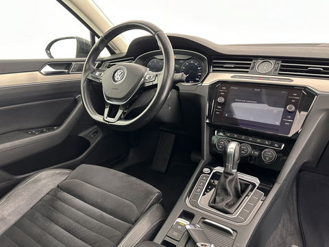 Volkswagen Passat Variant 2.0 BiTDI 4Motion Highline Executive-Pack Aut. *PANO | ADAPTIVE-CRUISE | DIGI-COCKPIT | NAVI-FULLMAP | LEATHER-ALCANTARA | FULL-LED | ERGONOMIC-COMFORT-SEATS | KEYLESS | ECC | PARKPILOT | TOWBAR | 17''ALU*