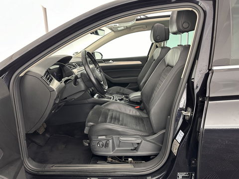 Volkswagen Passat Variant 2.0 BiTDI 4Motion Highline Executive-Pack Aut. *PANO | ADAPTIVE-CRUISE | DIGI-COCKPIT | NAVI-FULLMAP | LEATHER-ALCANTARA | FULL-LED | ERGONOMIC-COMFORT-SEATS | KEYLESS | ECC | PARKPILOT | TOWBAR | 17''ALU*