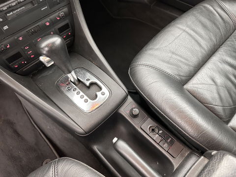 Audi A6 Limousine 2.4 MT [ GEARBOX-PROBLEM ] Aut. *BUFFALINO-LEATHER | ECC | PDC | CRUISE | RADIO-CD | COMFORT-SEATS | 17"ALU*